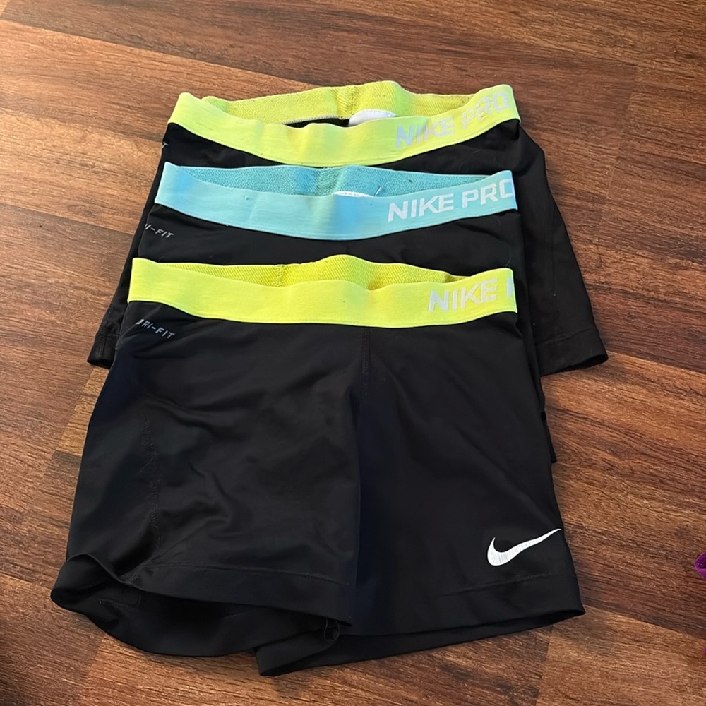 Women’s Nike Pro Lot of THREE, Size Medium